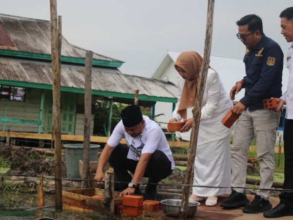 SMK Negeri 1 Tanjung Jabung Barat Sukses Gelar Peletakan Batu Pertama Mushala dan Market Day
